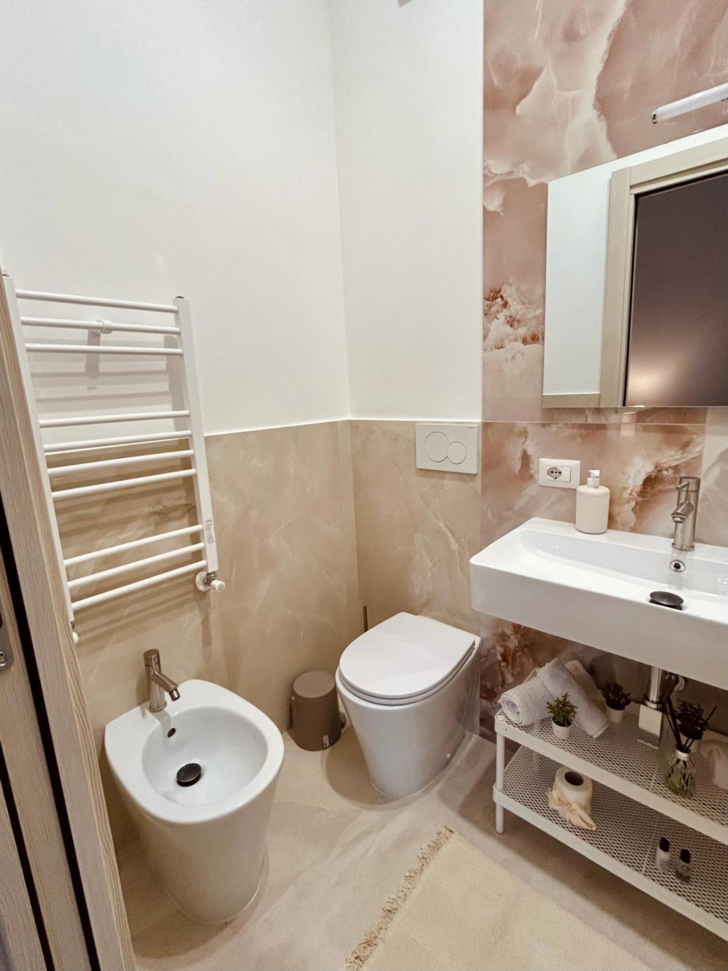 - 200m Dalla Metro A Bed & Breakfast